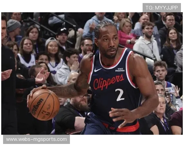 莱昂纳德当选二月西部月最佳，快船战绩11胜4负凸显火力。